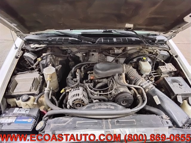 Used 2002 Chevrolet S10 Pickup 2WD Extended Cab w/ Preferred Equipment Group image 9