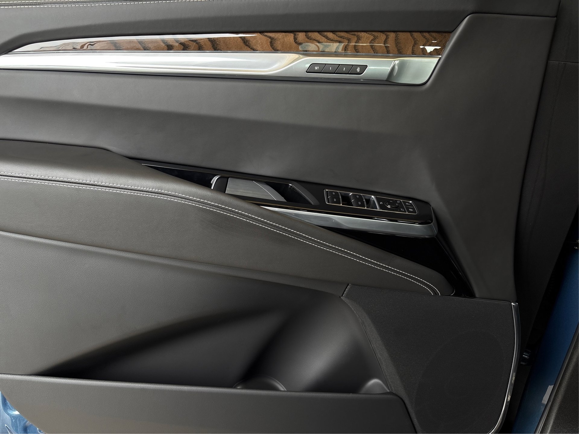 New 2026 Cadillac Escalade Platinum Sport AWD/4WD image 21