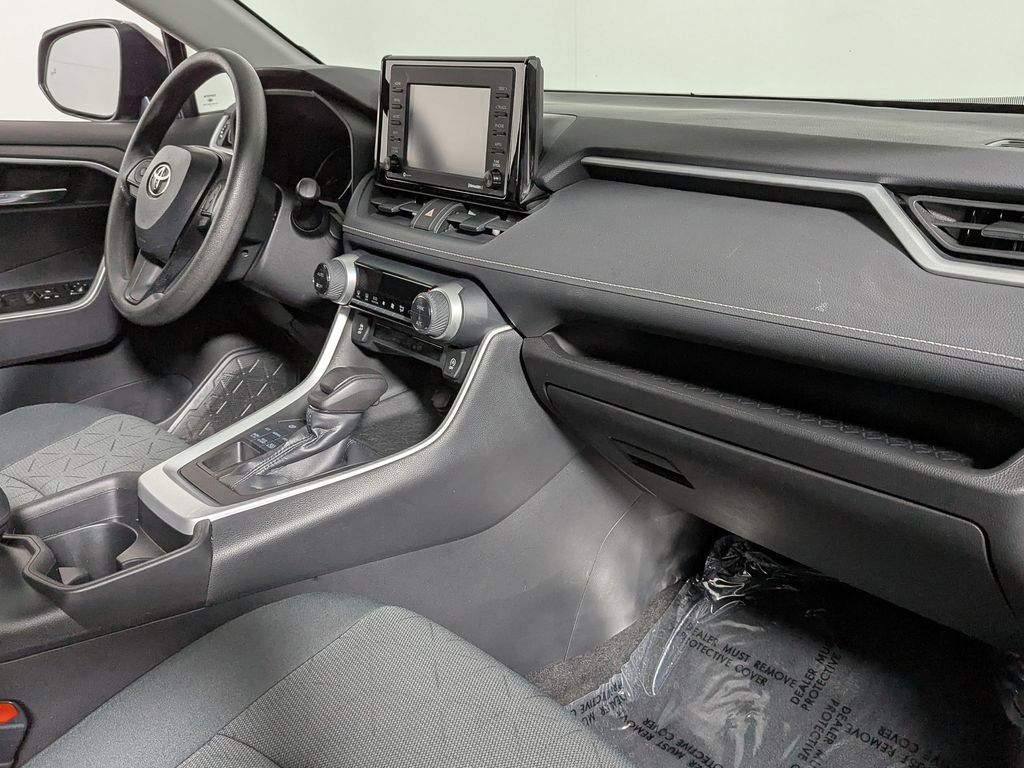 Used 2021 Toyota RAV4 XLE image 23