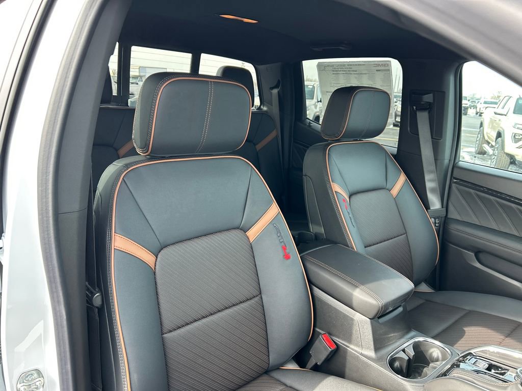 New 2026 GMC Canyon AT4 w/ AT4 Premium Package AWD/4WD image 37