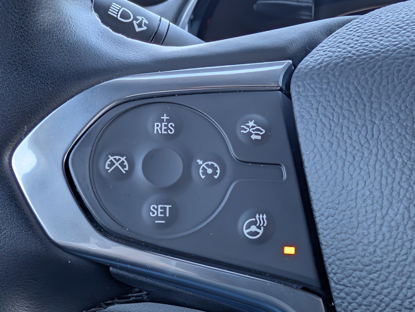 Used 2023 Chevrolet Traverse RS image 16