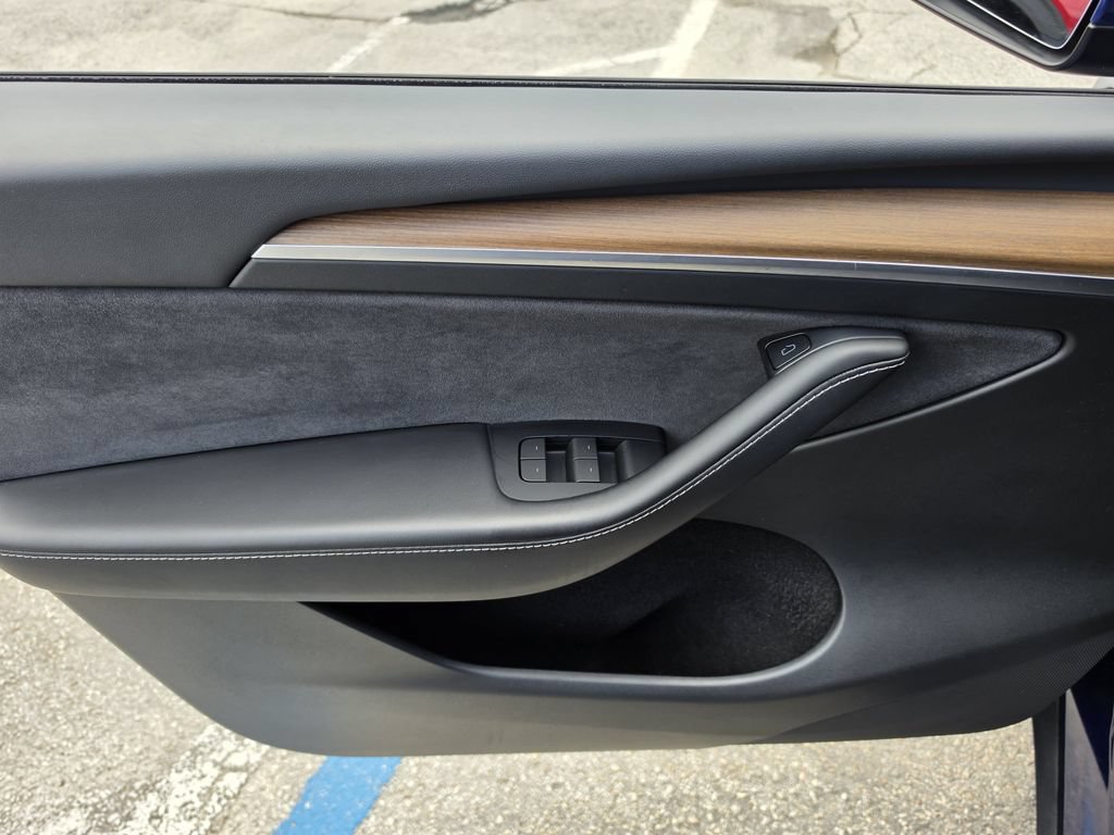 Used 2023 Tesla Model Y Long Range AWD/4WD image 18