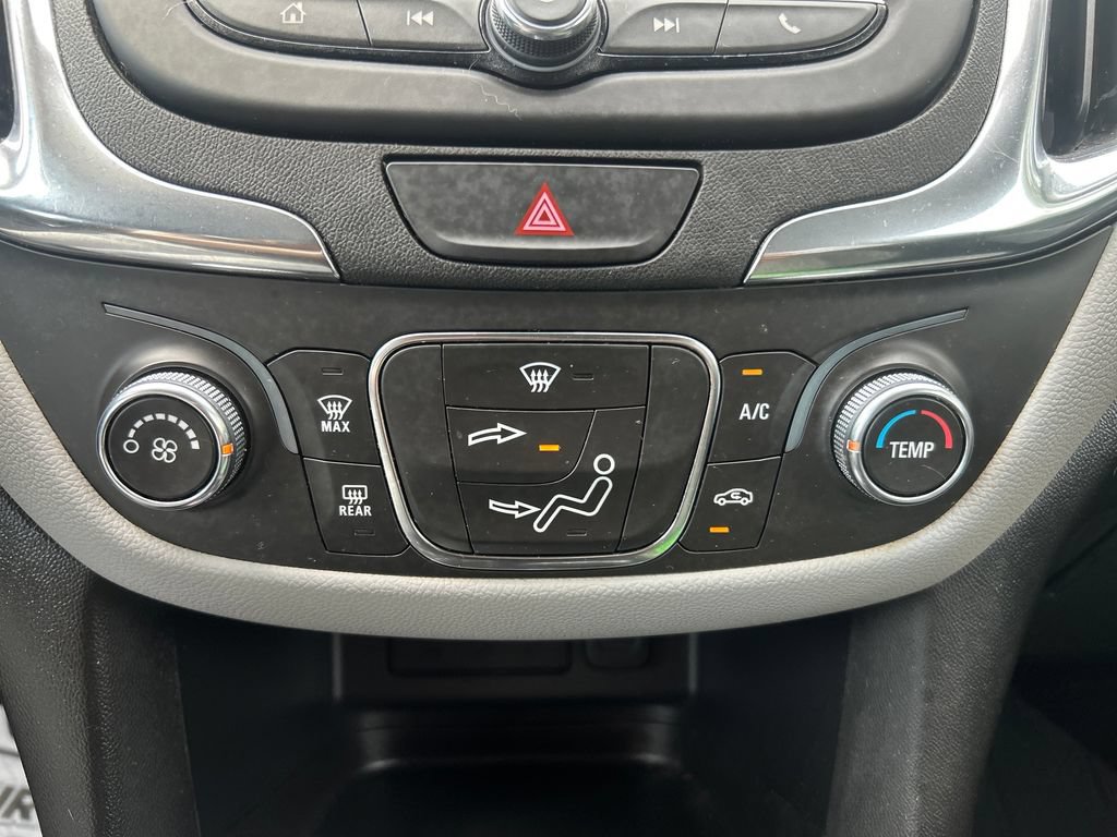 Used 2021 Chevrolet Equinox LS w/ LS Convenience Package AWD/4WD image 28
