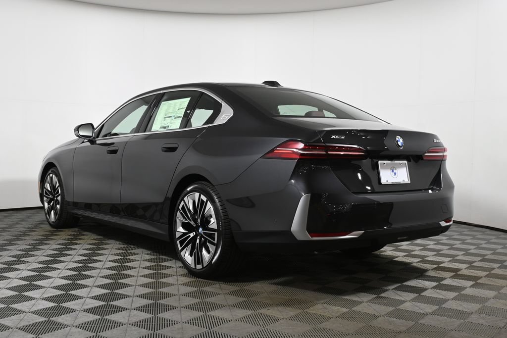Used 2026 BMW 530i xDrive w/ Premium Package AWD/4WD image 5