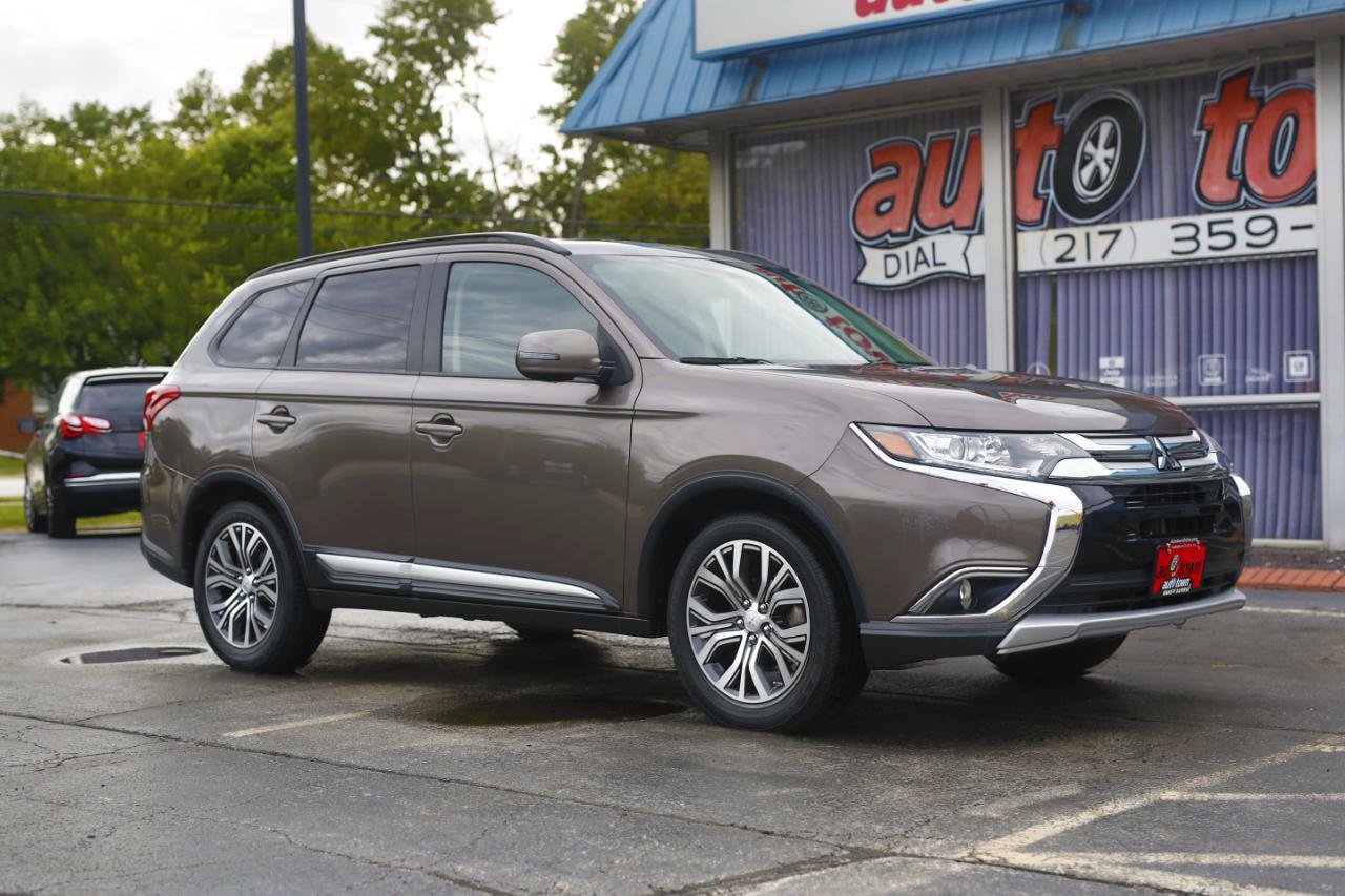 Used 2016 Mitsubishi Outlander SEL AWD/4WD image 23