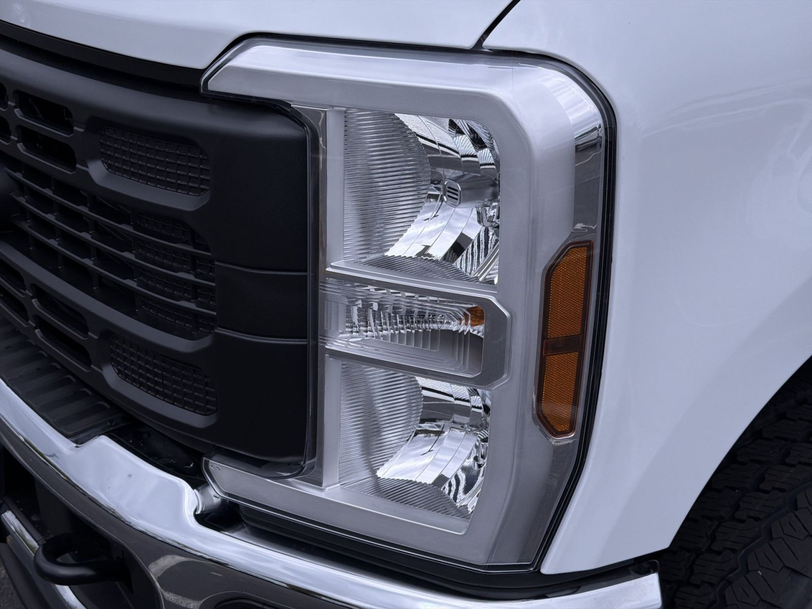 New 2027 Ford F350 XL w/ FX4 Off-Road Package AWD/4WD image 13