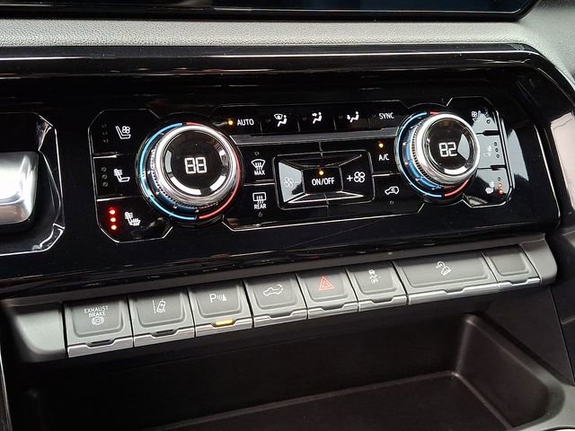 Used 2024 GMC Sierra 2500 AT4 w/ AT4 Premium Plus Package image 12