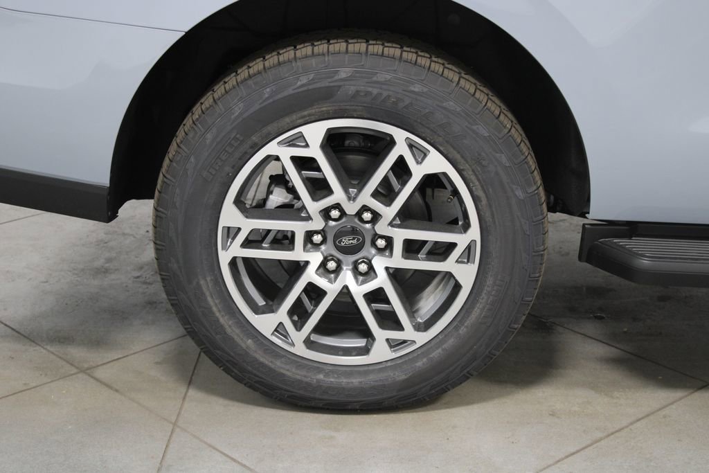 New 2026 Ford Expedition Active image 13