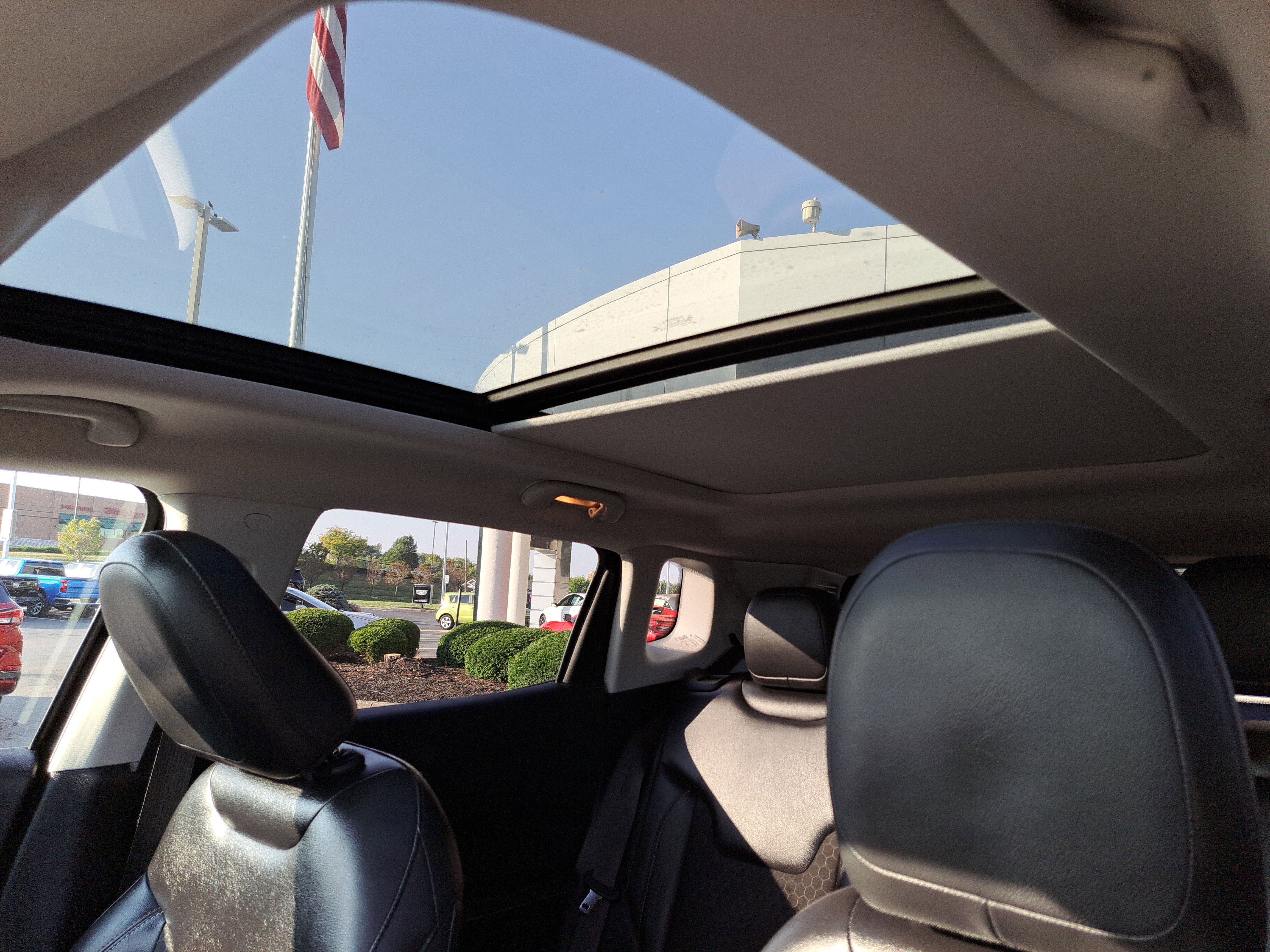 Used 2018 Jeep Compass Latitude w/ Popular Equipment Group image 14