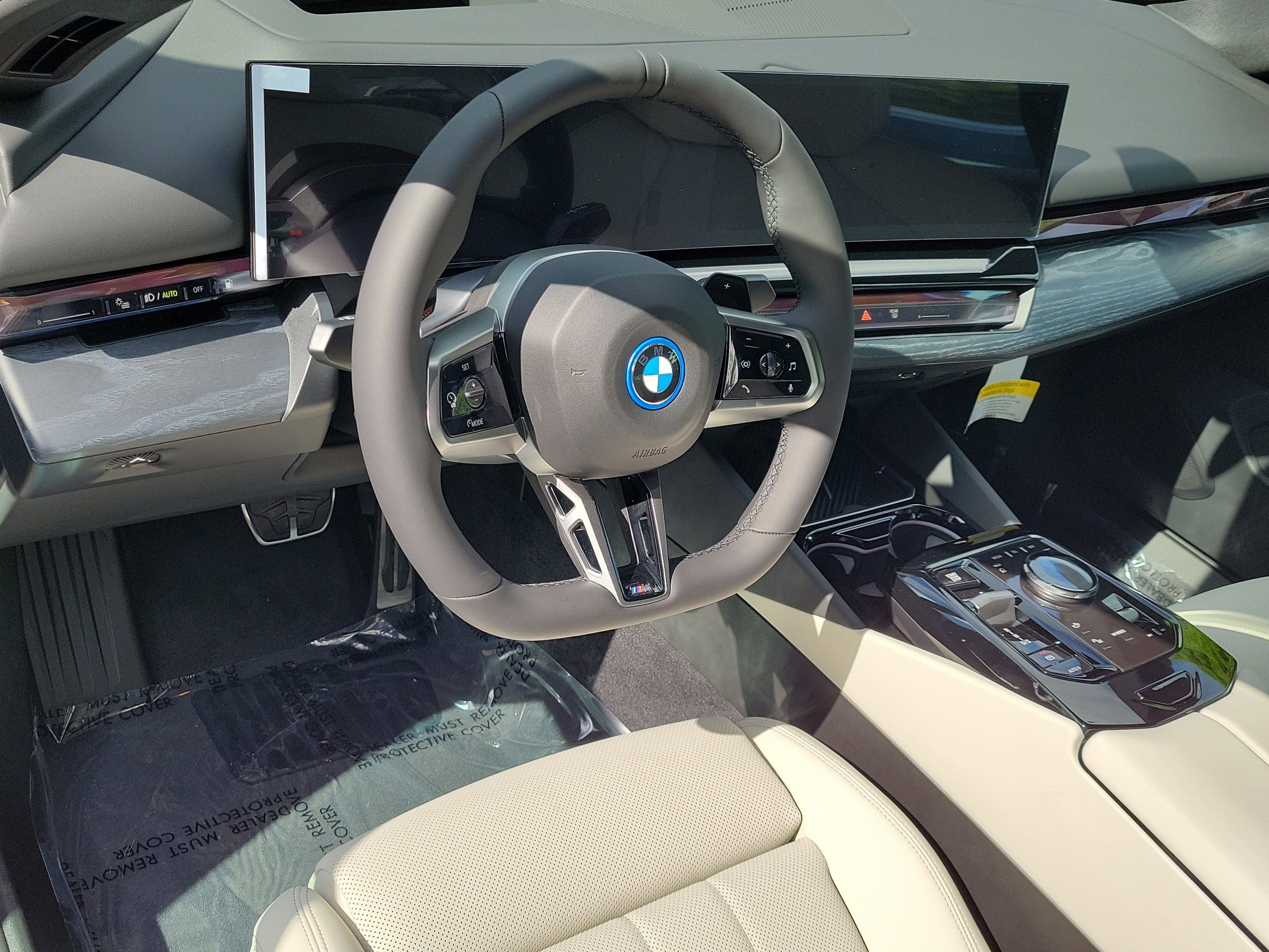 New 2027 BMW 550e xDrive AWD/4WD image 17