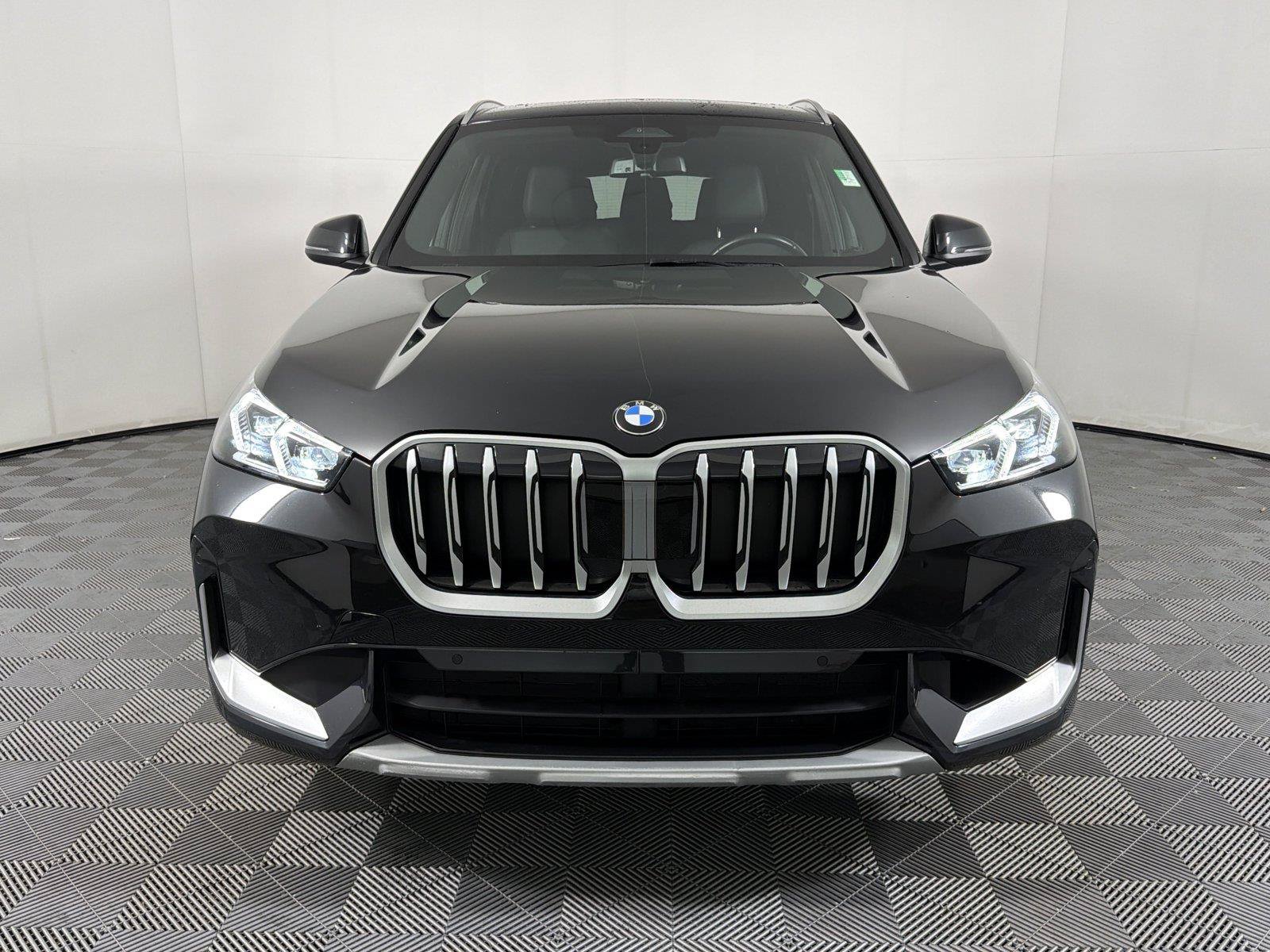 Used 2025 BMW X1 xDrive28i AWD/4WD image 2