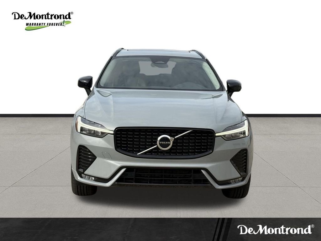 Used 2024 Volvo XC60 B5 Core image 2