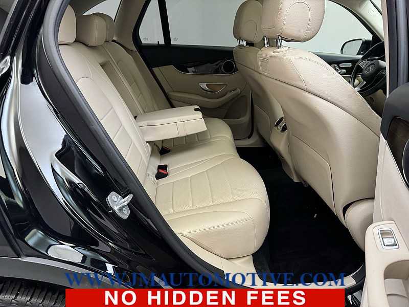 Used 2019 Mercedes-Benz GLC 300 4MATIC image 18