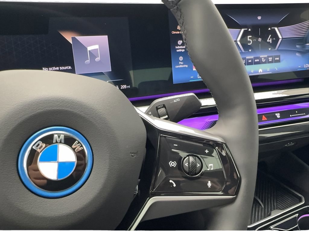 Used 2024 BMW i5 eDrive40i RWD image 42