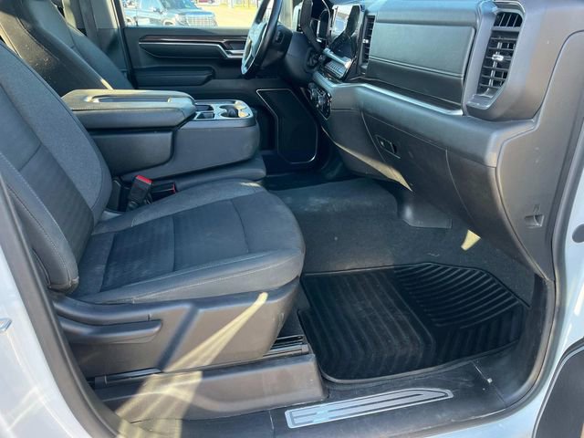 Used 2024 Chevrolet Silverado 3500 LT image 25