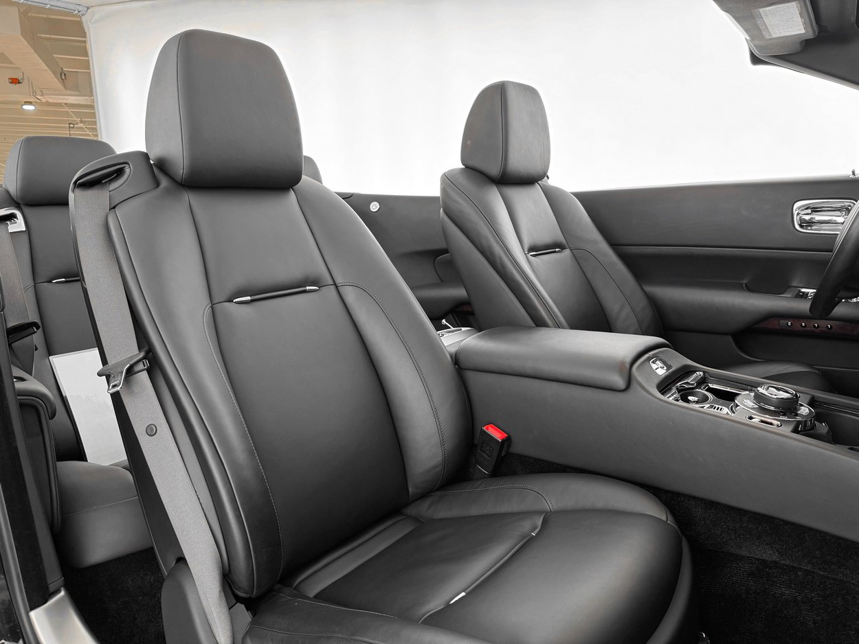 Used 2016 Rolls-Royce Dawn RWD image 30