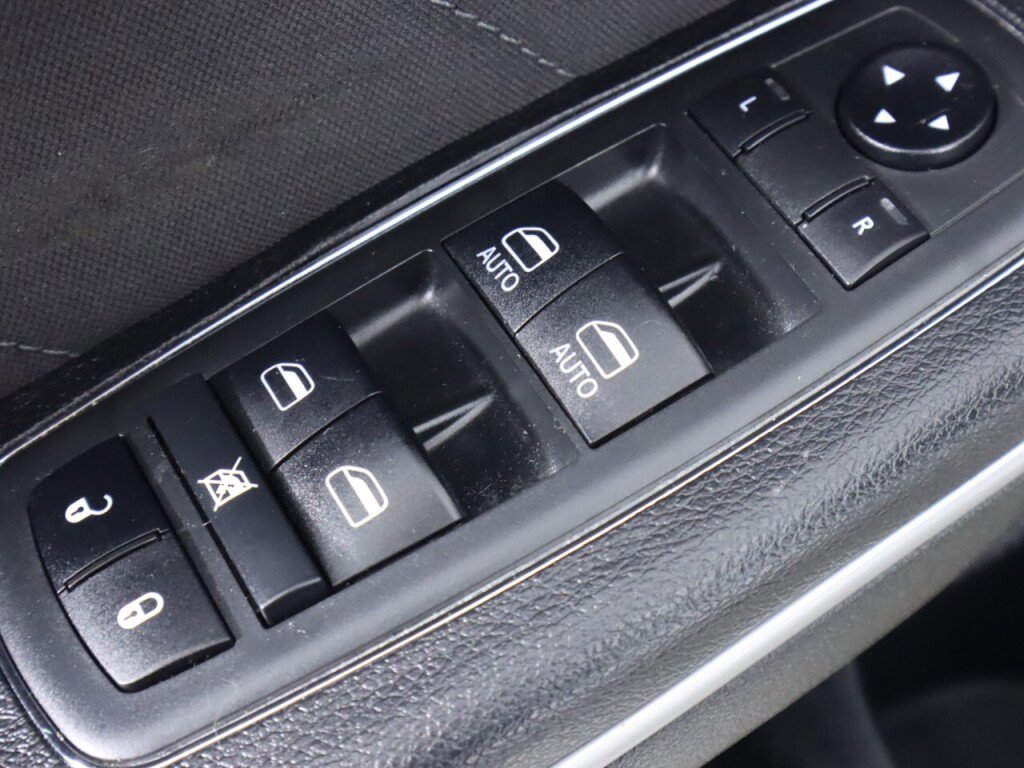 Used 2019 Dodge Charger SXT image 25