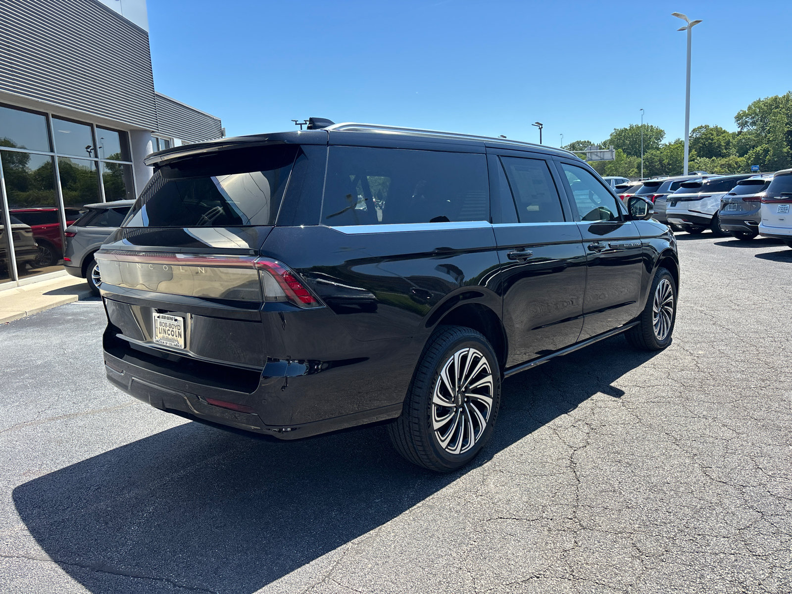 New 2026 Lincoln Navigator L Black Label AWD/4WD image 7
