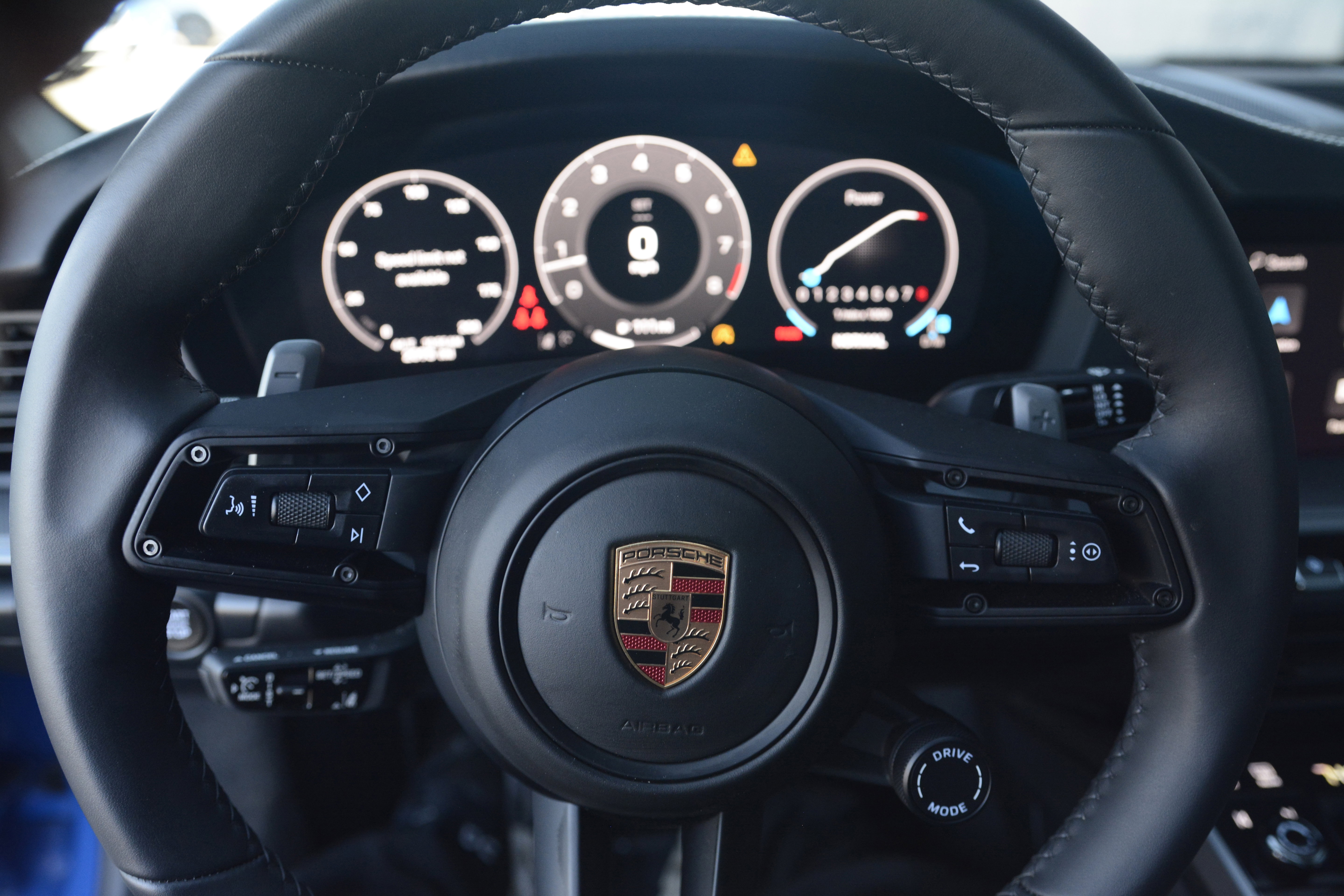 Certified 2025 Porsche 911 Carrera RWD image 17