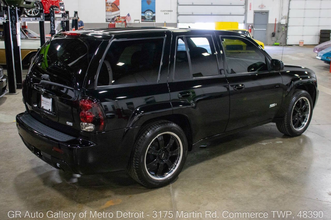 Used 2008 Chevrolet TrailBlazer SS w/ Sun And 6-Disc Cd Package AWD/4WD image 7