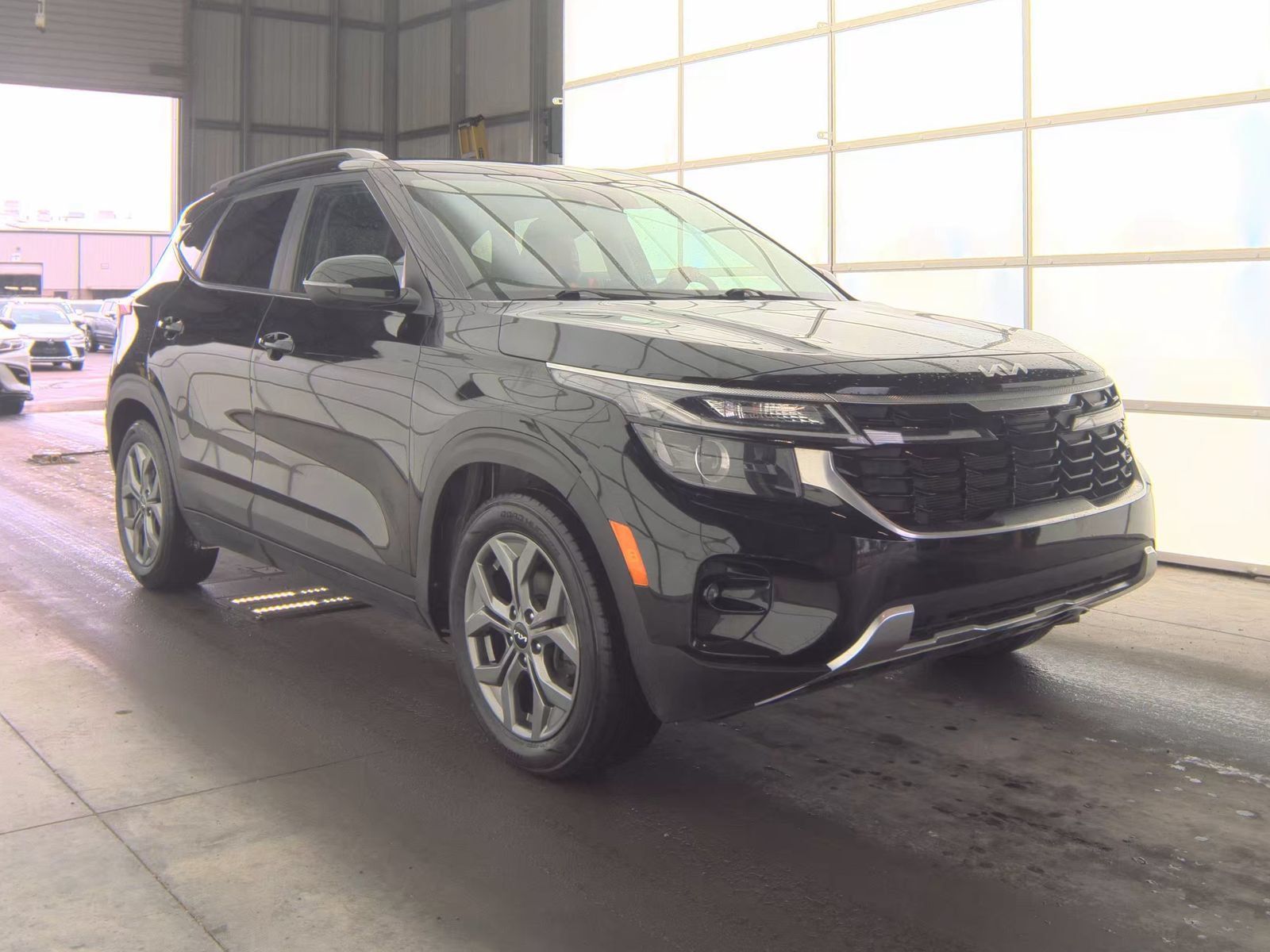 Used 2024 Kia Seltos S FWD image 2