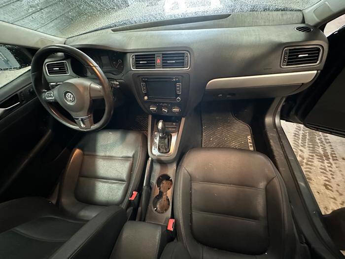 Used 2011 Volkswagen Jetta TDI FWD image 31