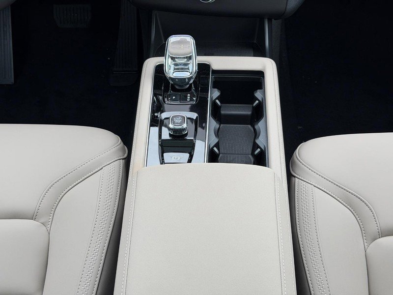 New 2026 Volvo XC90 B5 Core AWD/4WD image 8
