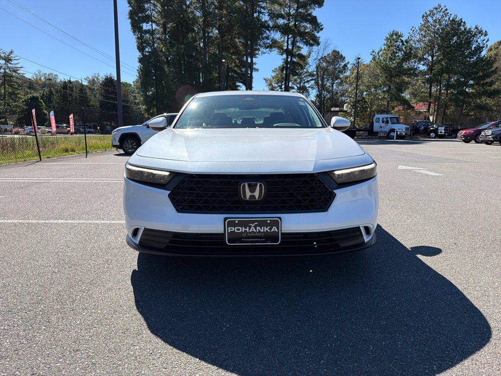 Used 2023 Honda Accord EX image 3