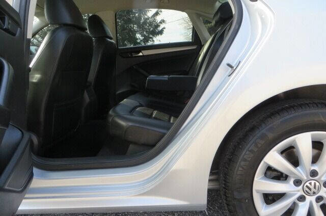 Used 2014 Volkswagen Passat 1.8T Wolfsburg Edition image 14