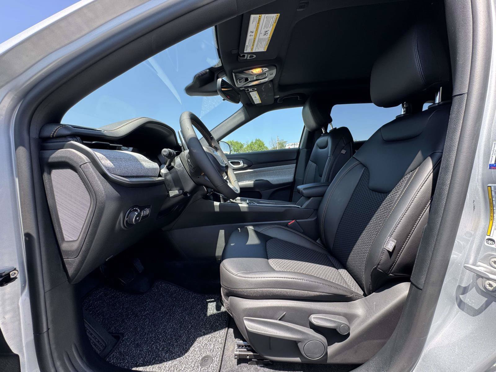 New 2026 Jeep Compass Latitude AWD/4WD image 19
