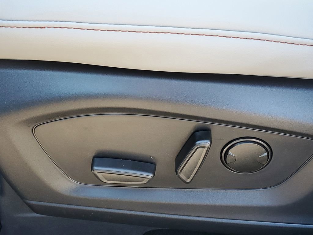New 2026 Ford Explorer Active w/ Active Comfort Package image 10