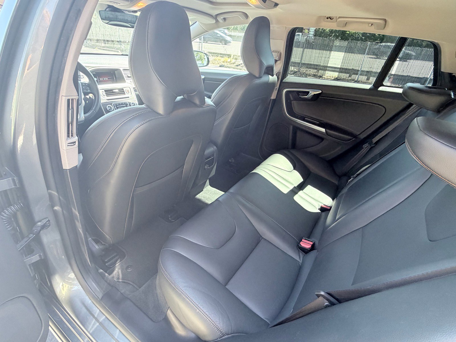 Used 2016 Volvo V60 T5 Cross Country w/ Convenience Package AWD/4WD image 18