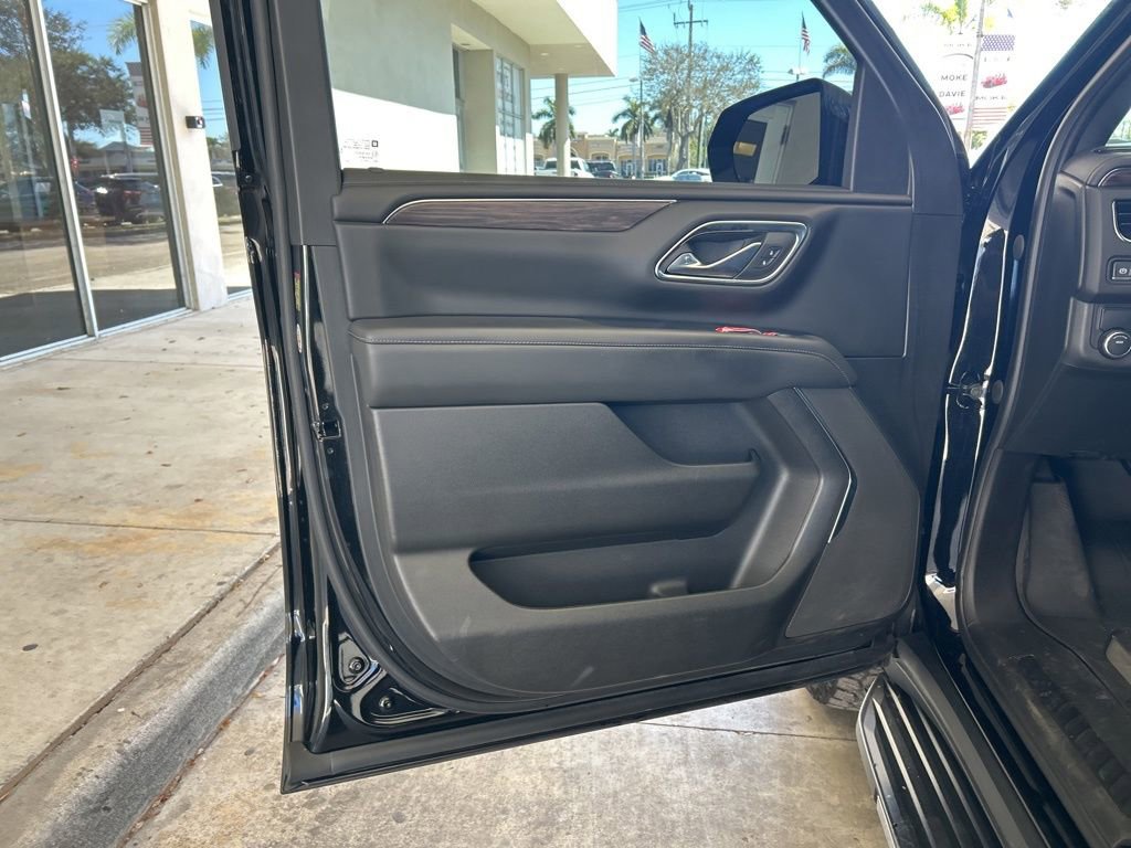 Used 2023 Chevrolet Suburban LS image 40