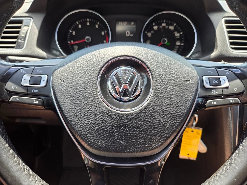 Used 2017 Volkswagen Passat 1.8T R-Line FWD image 30