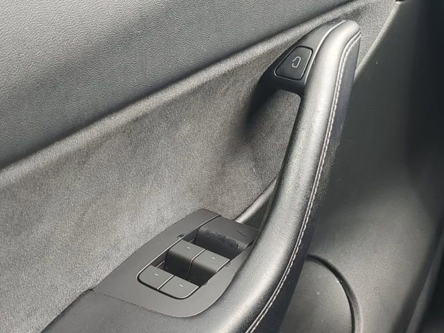 Used 2022 Tesla Model Y Performance image 28