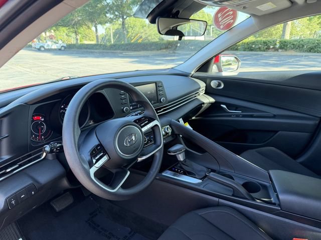 Used 2022 Hyundai Elantra SEL FWD image 12
