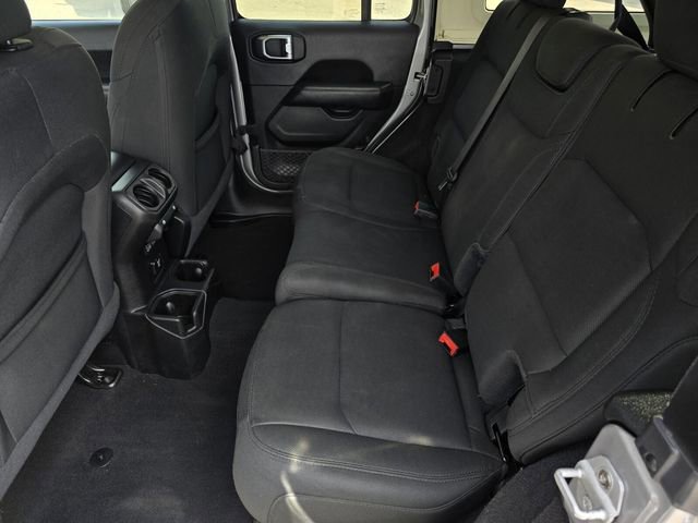 Used 2020 Jeep Wrangler Unlimited Sahara AWD/4WD image 30