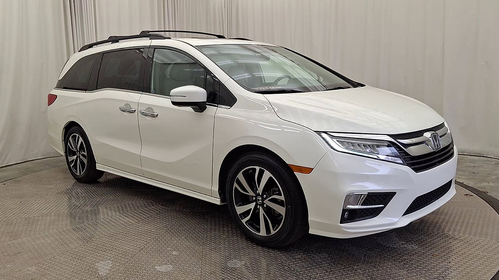 Used 2019 Honda Odyssey Elite image 5