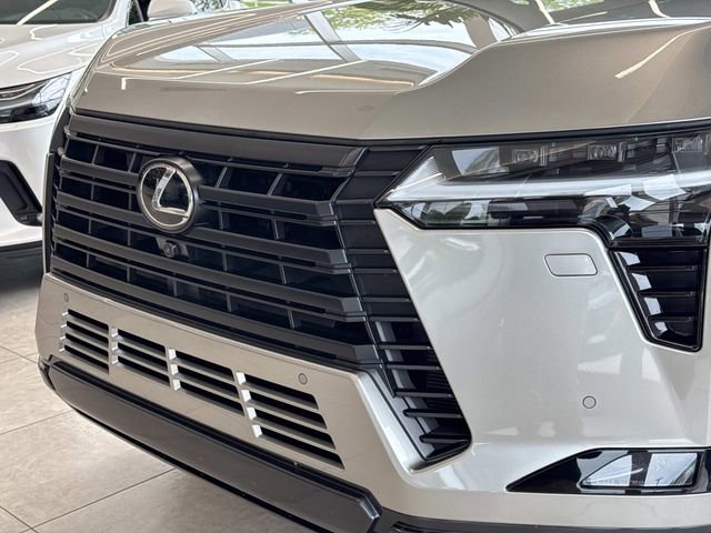 Used 2025 Lexus GX 550 w/ Accessory Package (Z1) AWD/4WD image 9