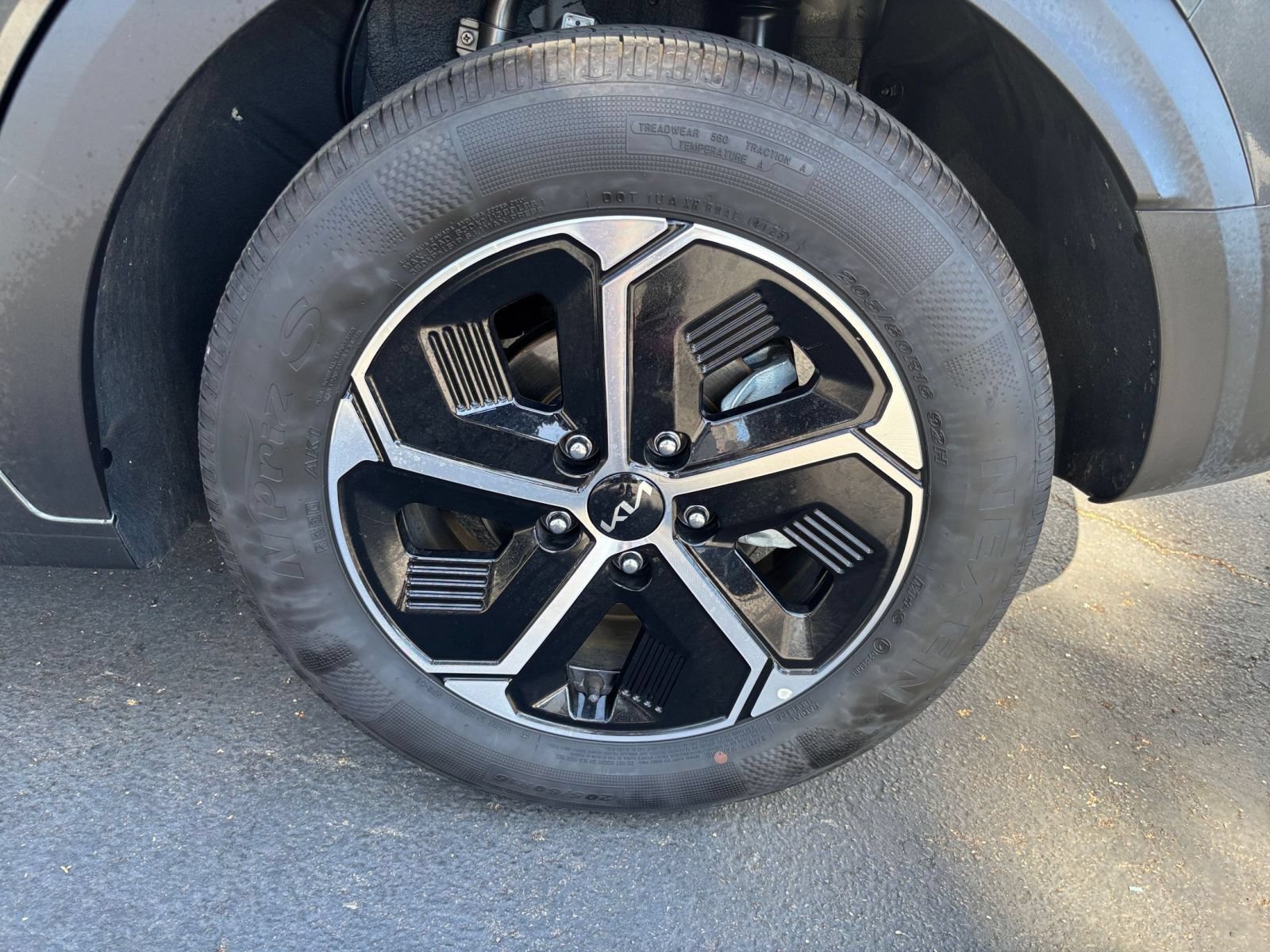 Used 2026 Kia Niro LX FWD image 28