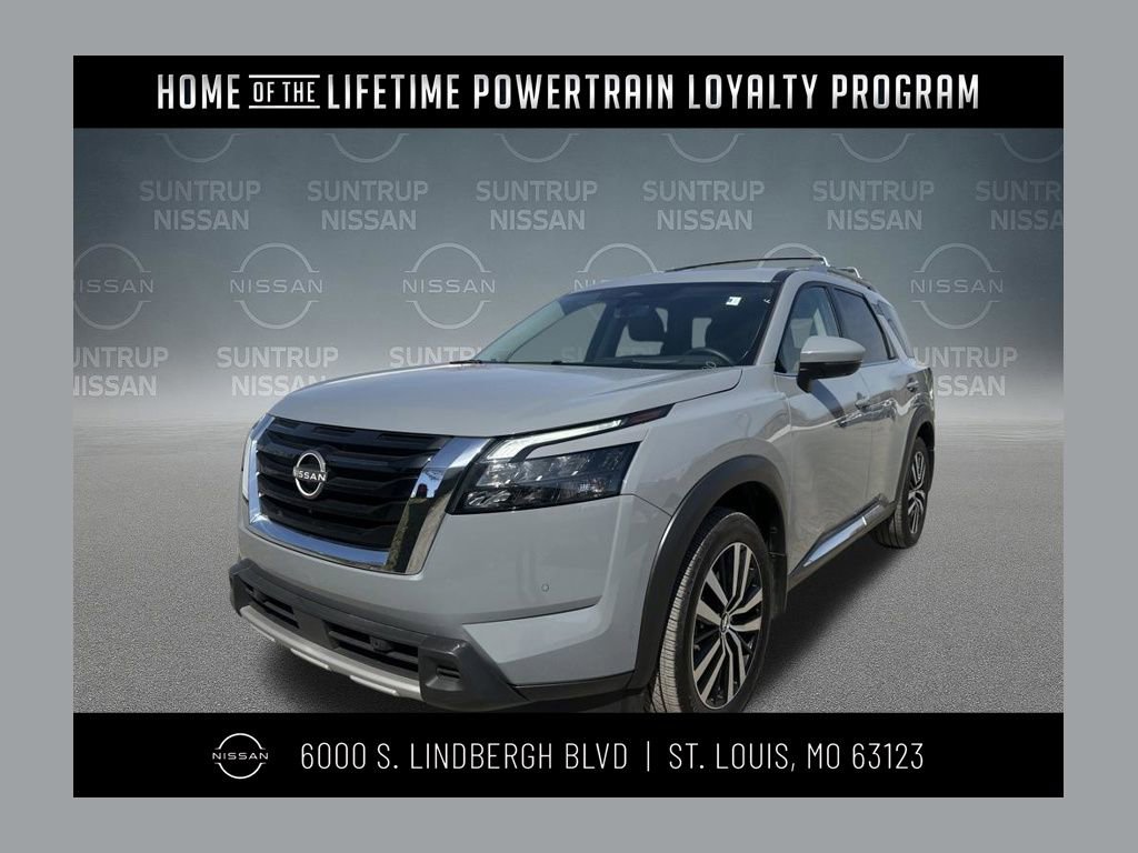 Used 2025 Nissan Pathfinder Platinum w/ Cargo Package image 1