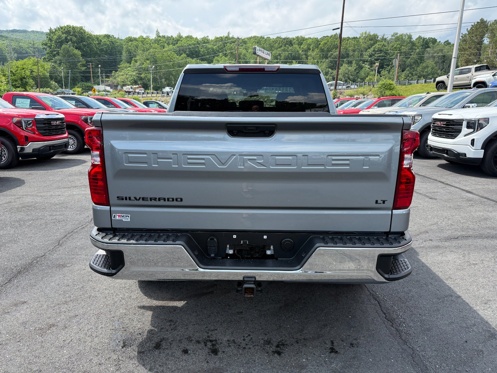 Used 2023 Chevrolet Silverado 1500 LT AWD/4WD image 4