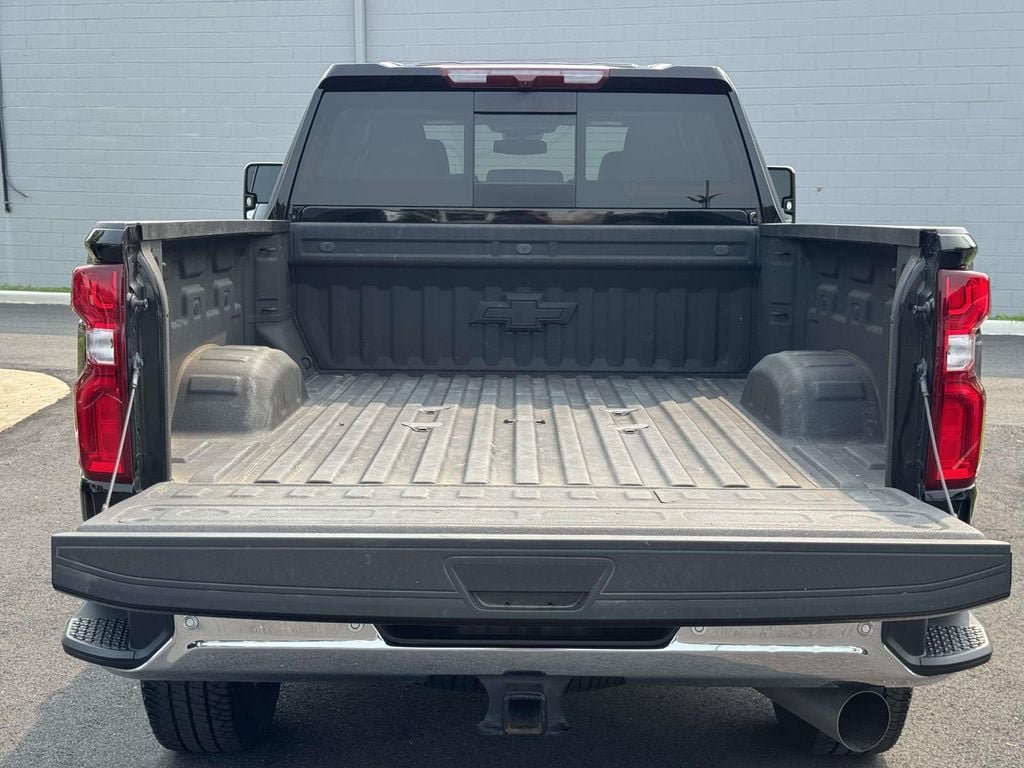 Used 2024 Chevrolet Silverado 2500 LTZ w/ LTZ Convenience Package AWD/4WD image 16
