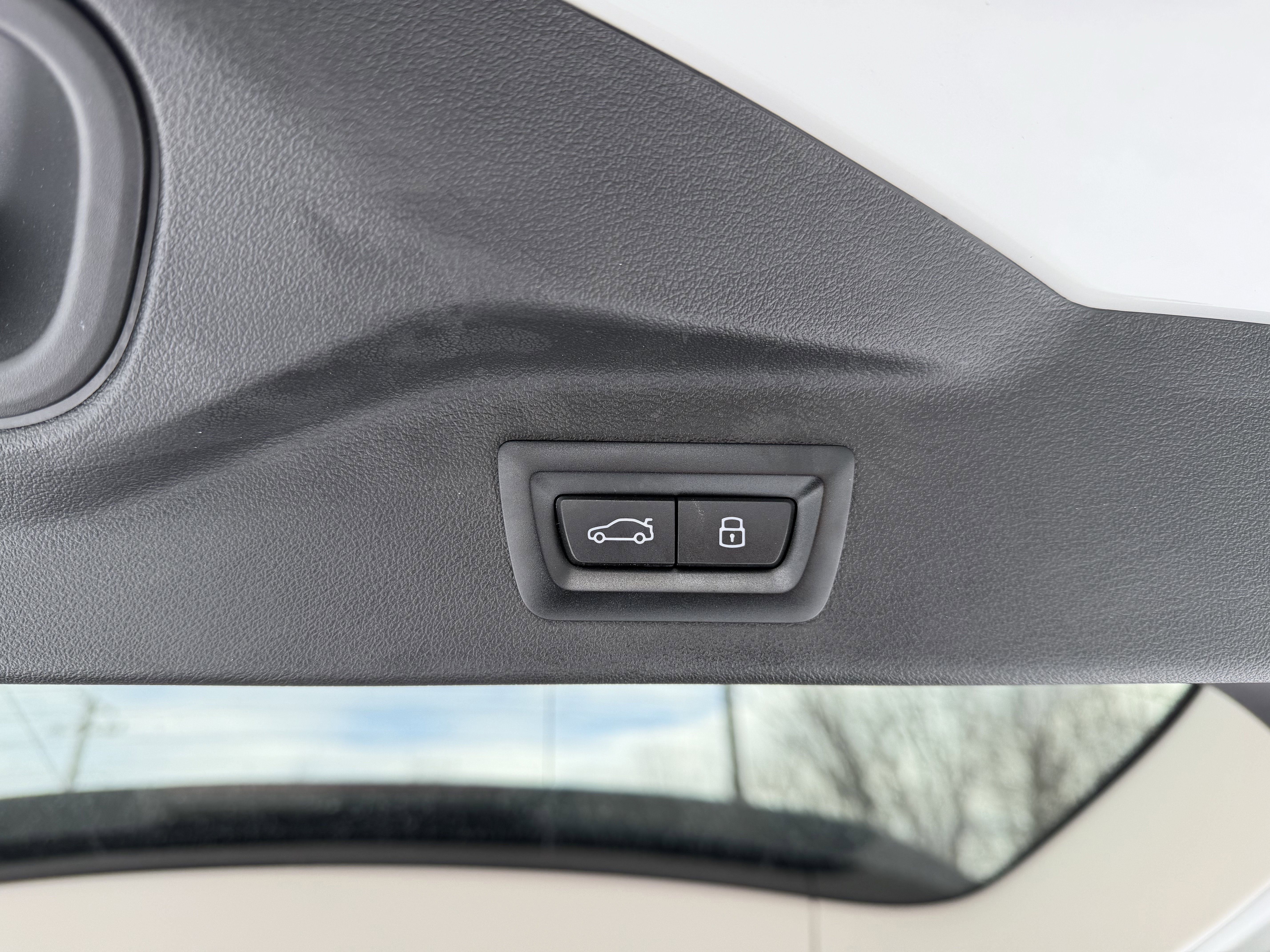 Used 2024 BMW X7 xDrive40i w/ Executive Package image 34