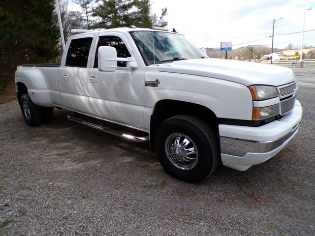 Used 2007 Chevrolet Silverado 3500 LT w/ Heavy-Duty Power Package image 6