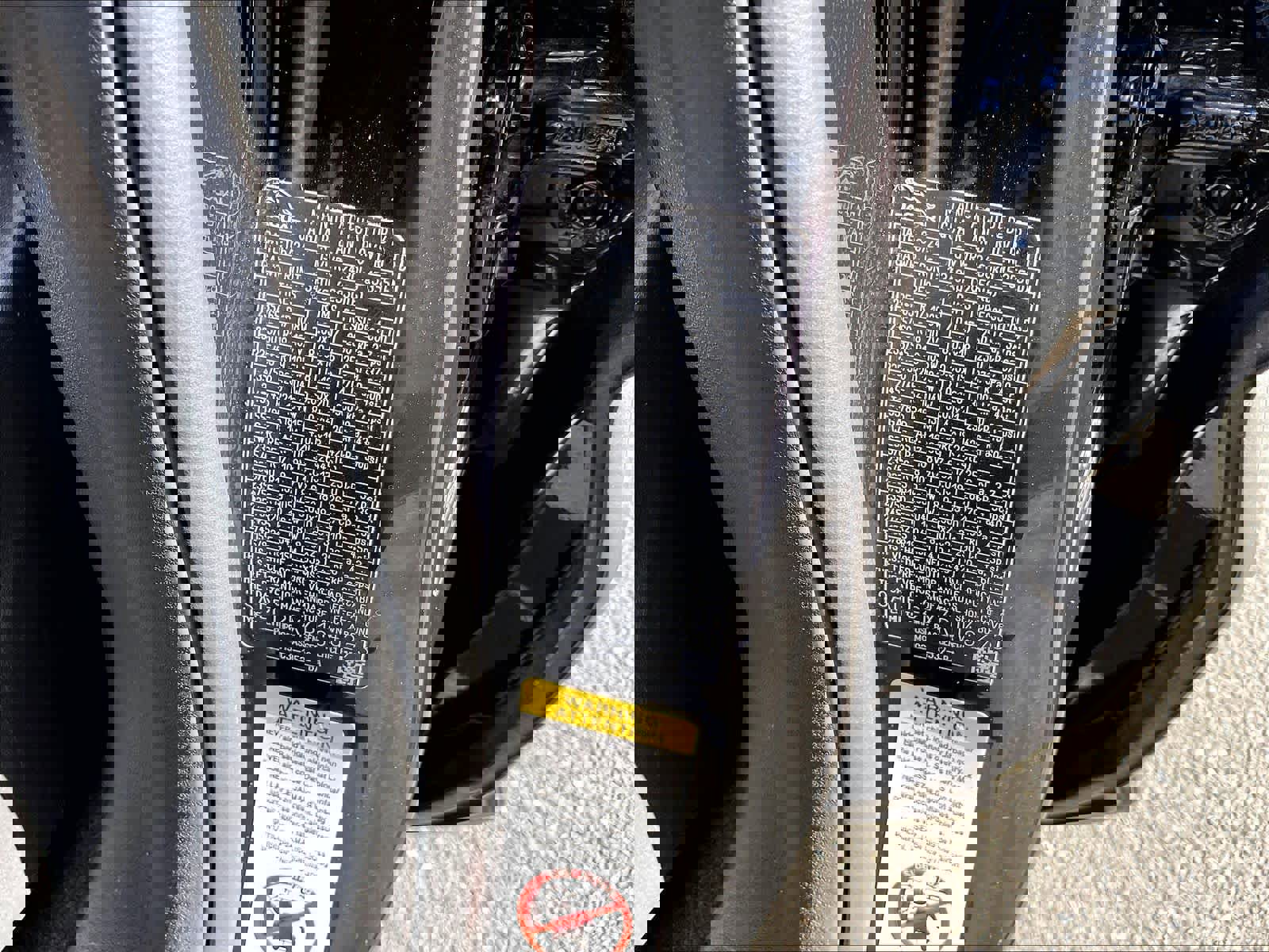 Used 2024 Jaguar E-PACE R-Dynamic SE image 34