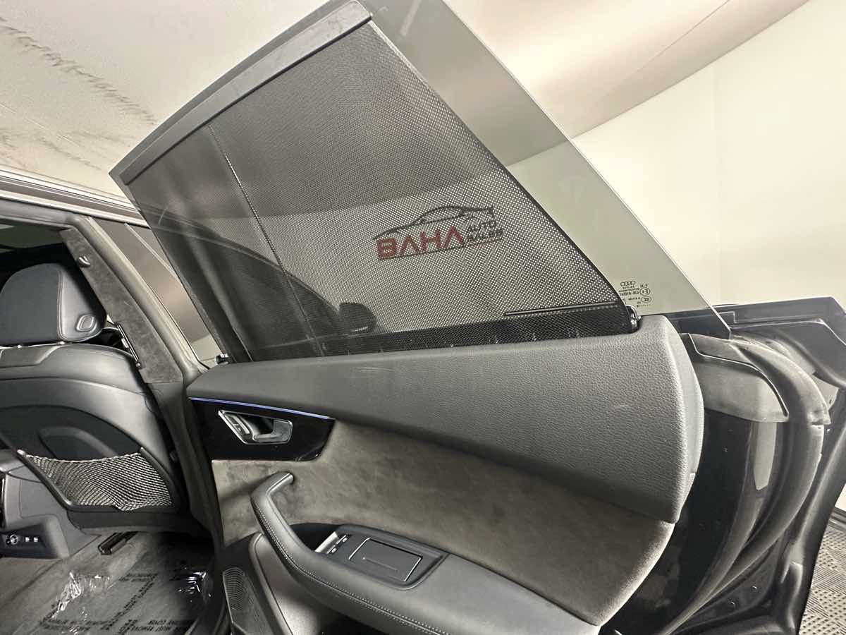 Used 2019 Audi Q8 Prestige AWD/4WD image 21