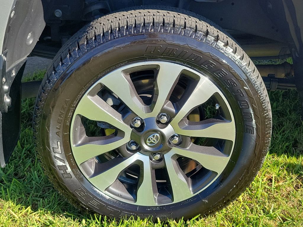 Used 2018 Toyota Tundra Limited w/ Limited Premium Package image 7