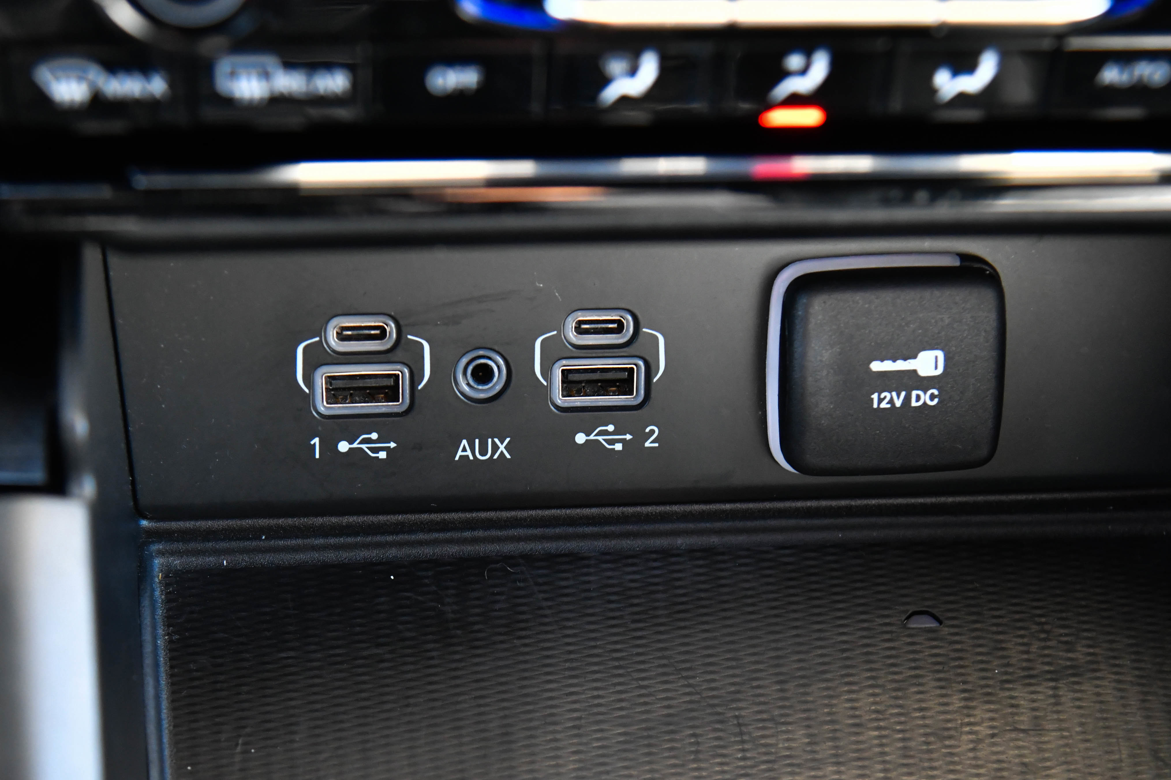 Used 2024 Jeep Grand Cherokee L Limited w/ Luxury Tech Group II image 33