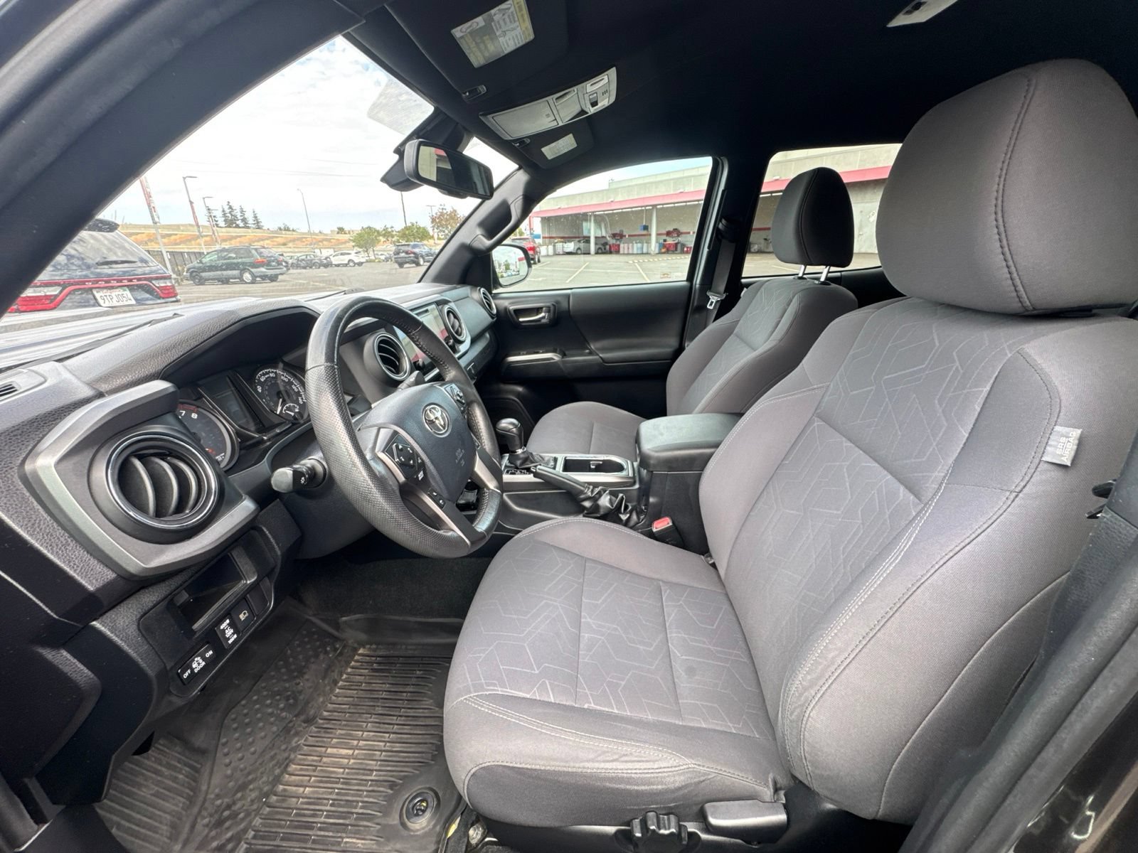Used 2019 Toyota Tacoma TRD Sport w/ Technology Package RWD image 12